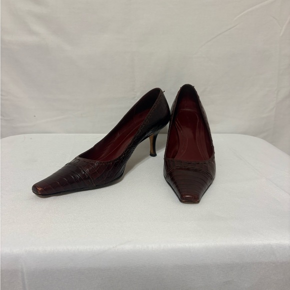 vintage-style brown alligator print pumps - Picture 2 of 11